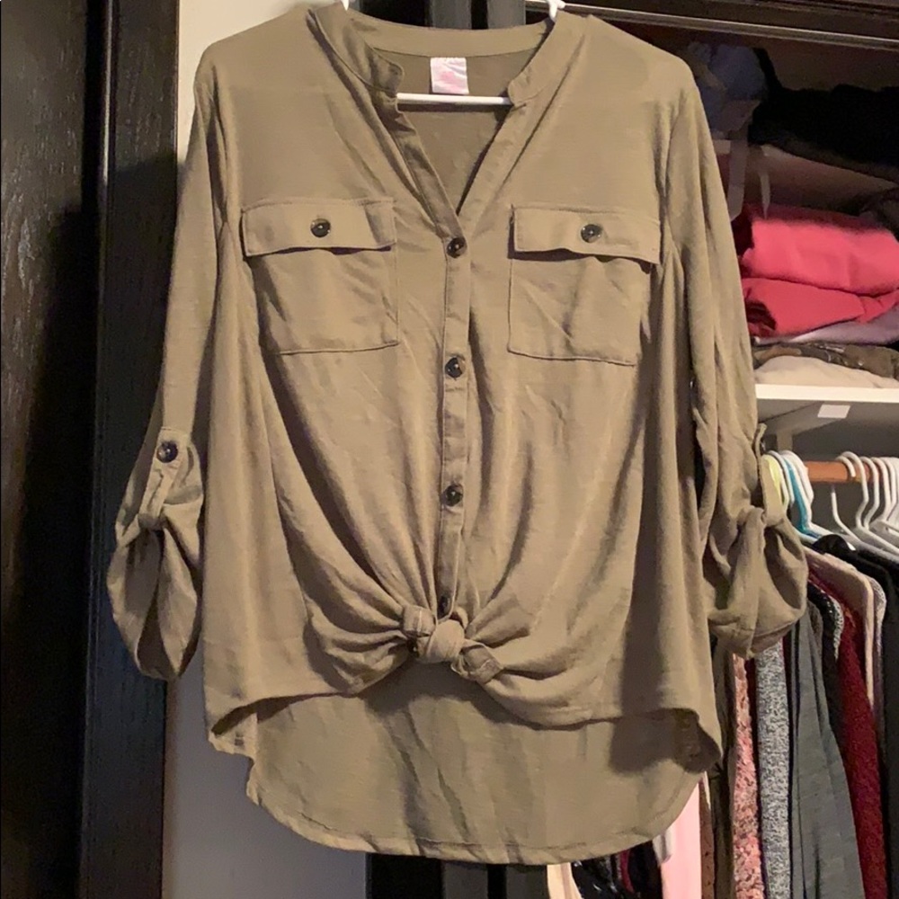 Adorable olive green top!nwt!